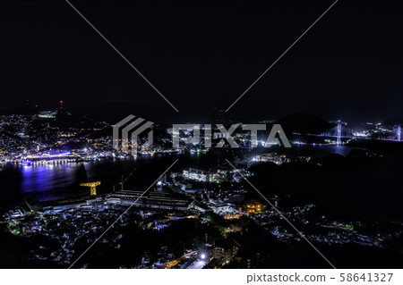 稻佐山天文台III長崎市的夜景 稻佐山天文台III長崎市的夜景 58641327