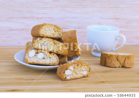Biscotti cantuccini cookies Biscotti cantuccini cookies 58644935