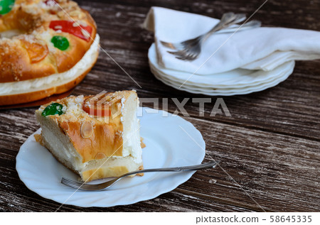 Roscon de reyes to celebrate Epiphany Roscon de reyes to celebrate Epiphany 58645335