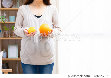 孕婦用檸檬和葡萄柚 58645786