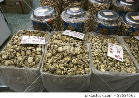 乾香菇在香港的干燥食品區出售(香菇,香菇9 乾香菇在香港的干燥食品區出售(香菇,香菇9 58654563