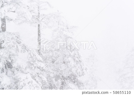雪山攀登偏遠地區 雪山攀登偏遠地區 58655110
