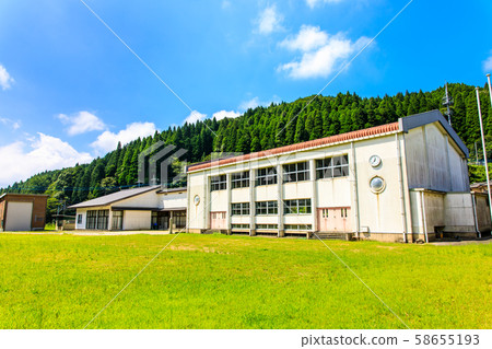 Karatsu City Itsuki Elementary School Amakawa Branch School Closed Historical Record [Karatsu City, Saga Prefecture] 58655193