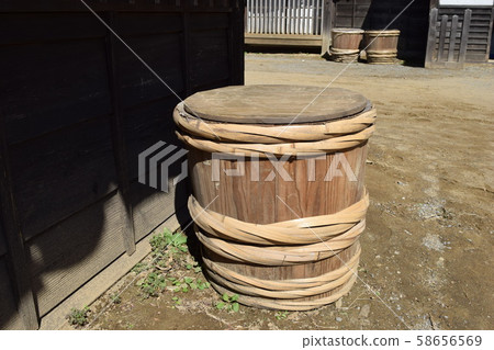 Wooden barrel 58656569