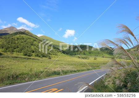 Yamanami Highway Yufu City, Beppu City, Oita Prefecture 58658256