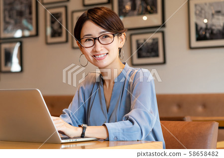 Business woman, cafe, nomad Business woman, cafe, nomad 58658482