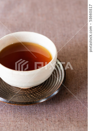 roasted green tea  58660817