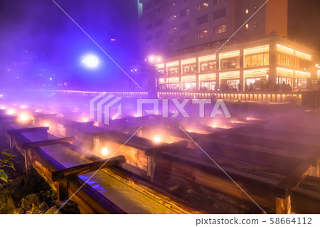 “群馬縣”草津溫泉,Yubata“夜景” “群馬縣”草津溫泉,Yubata“夜景” 58664112