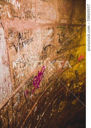 Sagrada Familia graffiti 58668937