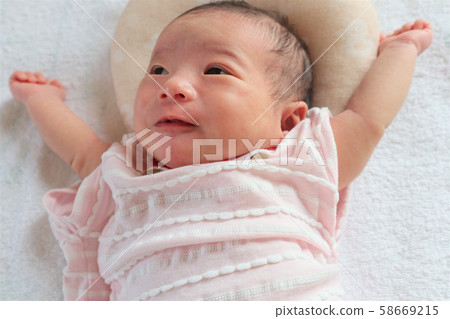 Big eyes baby Big eyes baby 58669215