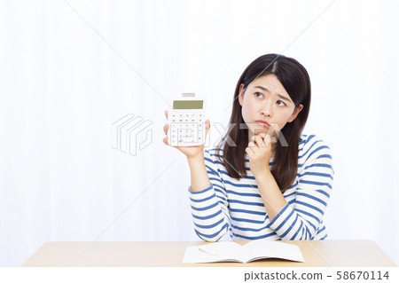 30多歲的婦女和家庭 58670114