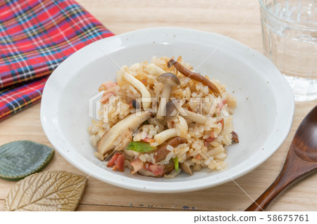 蘑菇炒飯 蘑菇炒飯 58675761