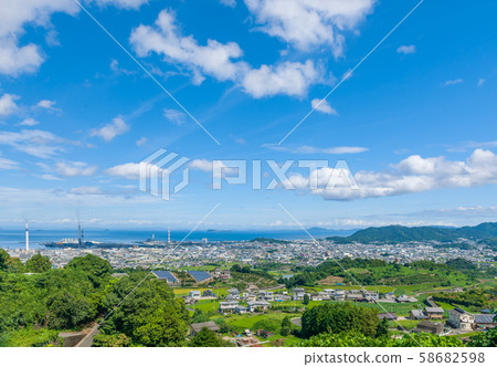 藍色的風景和城市景觀 58682598