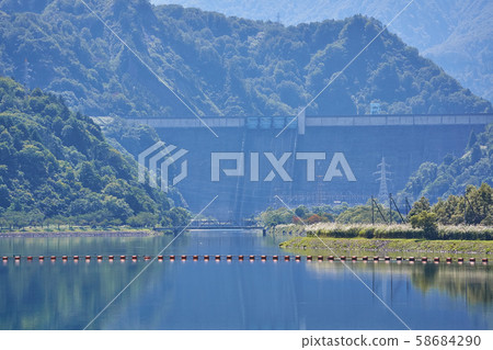 福島縣Tagokura水壩和Tadami湖 福島縣Tagokura水壩和Tadami湖 58684290