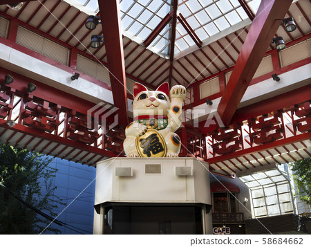 Maneki Cat in Osu Fureai Plaza 58684662