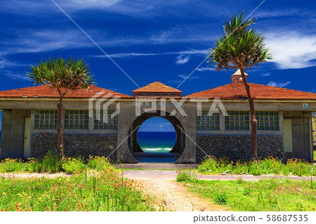 Okinawa Prefecture, Yonaguni Island Summer scenery of Dunne Beach 58687535