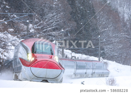 Akita Shinkansen Komachi 58688228