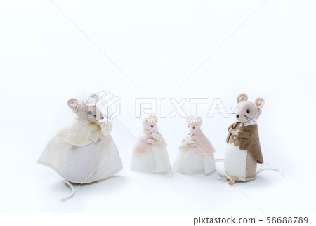Mouse family, family of four, image material, mouse interior accessories 58688789