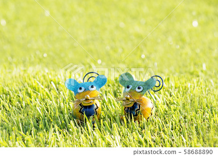 Image material Mouse interior accessory Lawn and mouse figurine Image material Mouse interior accessory Lawn and mouse figurine 58688890