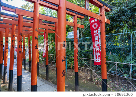 [Tokyo] Hanazono Inari Shrine Torii 58691360