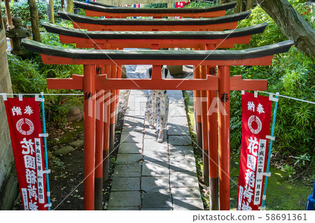 [Tokyo] Hanazono Inari Shrine Torii 58691361
