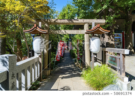 [Tokyo] Hanazono Inari Shrine Torii 58691374