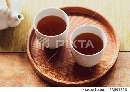 roasted green tea  58691718