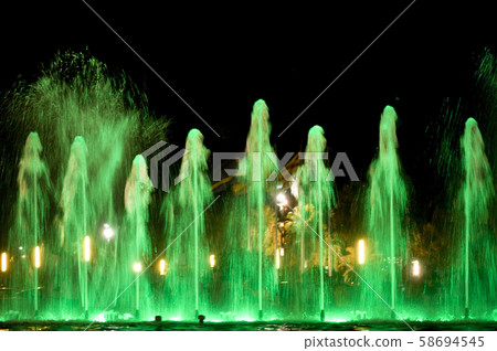 fountain close up 58694545