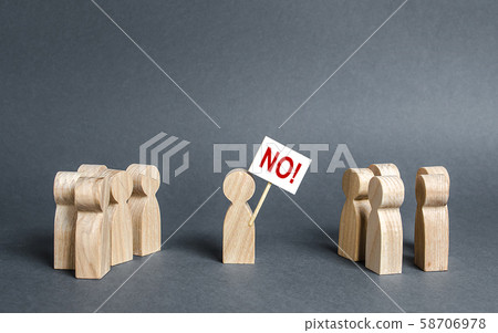 people surround a picketing man. Call for protests. Drawing public attention to the problem. fight against corruption and arbitrariness. Populism and nationalism. struggle for rights 58706978