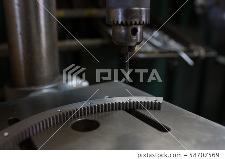 Tapping process with tapping machine 58707569