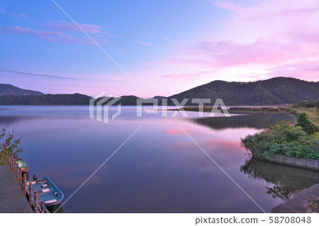 [Mikata Five Lakes (Mikata Lake Morning)] Torihama, Wakasa-cho, Mikatakaminaka-gun, Fukui Prefecture 58708048