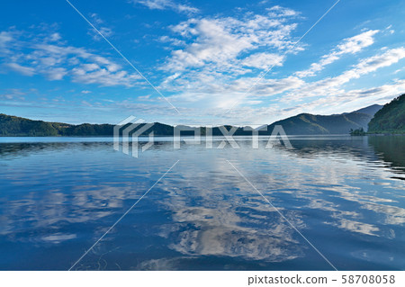 [Mikata Five Lakes (Mikata Lake Morning)] Torihama, Wakasa-cho, Mikatakaminaka-gun, Fukui Prefecture 58708058