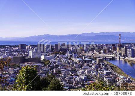 （靜岡縣）從富士山看到的沼津城市景觀 58708978