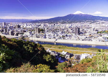 (Shizuoka Prefecture) View from Mount Kanuki, Numazu cityscape and Mount Fuji autumn 58710540