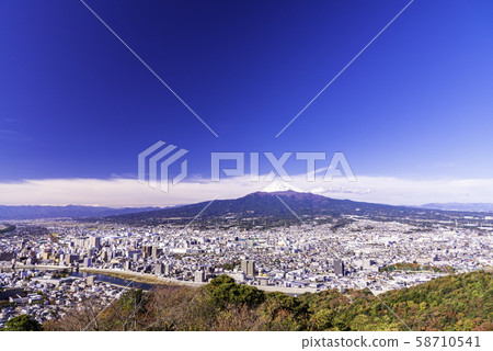 (Shizuoka Prefecture) View from Mount Kanuki, Numazu cityscape and Mount Fuji autumn 58710541