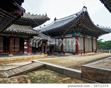 Korean Traditional Palace Changgyeonggung 58712374