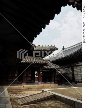 Korean Traditional Palace Changgyeonggung 58712376