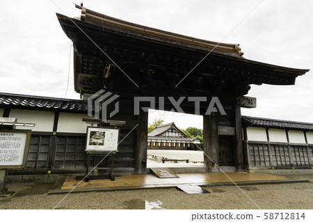 瑞龍寺大門（富山縣高岡市） 58712814