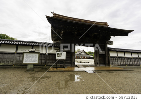 瑞龍寺大門（富山縣高岡市） 58712815
