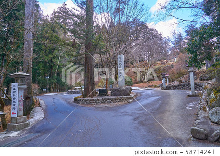 The entrance of the bronze statue of Nihon Takeson (Miyamato-no-hito) at Mitsumine Shrine in Chichibu City, Saitama Prefecture 58714241