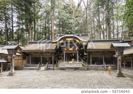 Suwa Taisha main shrine Suwa Taisha main shrine 58716043