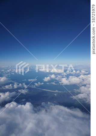 Sea of clouds Sea of clouds 58725979