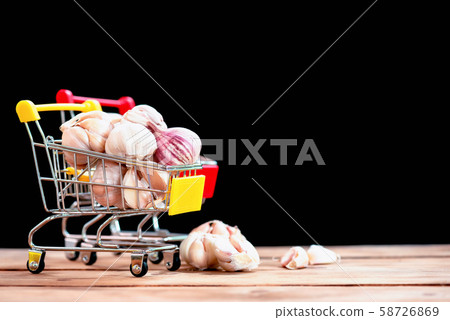 red onion, ingredient for cook Thaifood, isolated 58726869