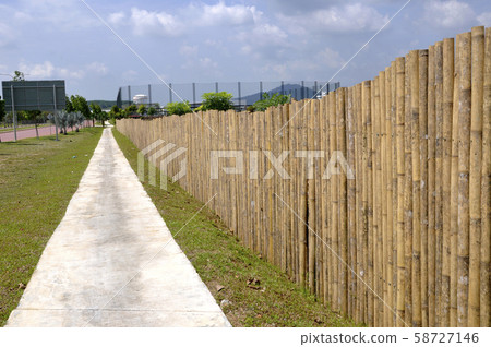 Cut to length bamboo used as a fencing wall. Joint together using the galvanized wall plug. Cut to length bamboo used as a fencing wall. Joint together using the galvanized wall plug. 58727146