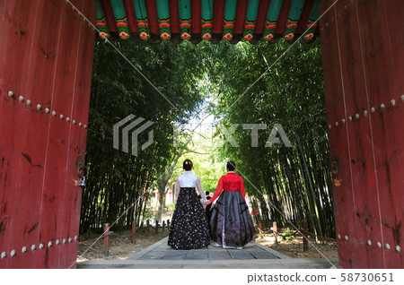 Women in Hanbok before the game of Jeonju Hanok Village in Korea 58730651
