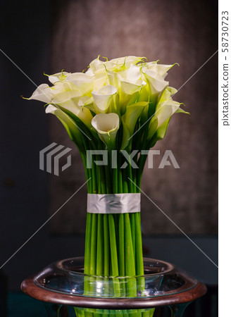 bouquet of callas 58730723