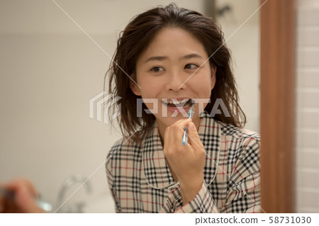 toothpaste, female, lady 58731030