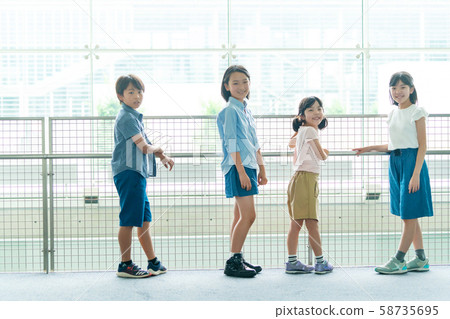 Elementary school child school life image Elementary school child school life image 58735695