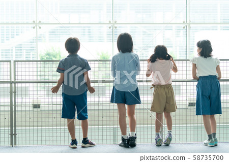 小學兒童學校生活形象 58735700