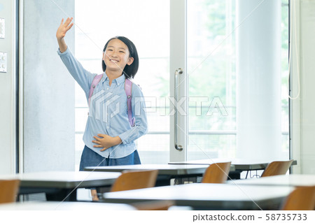 Elementary school school classroom image of school life 58735733